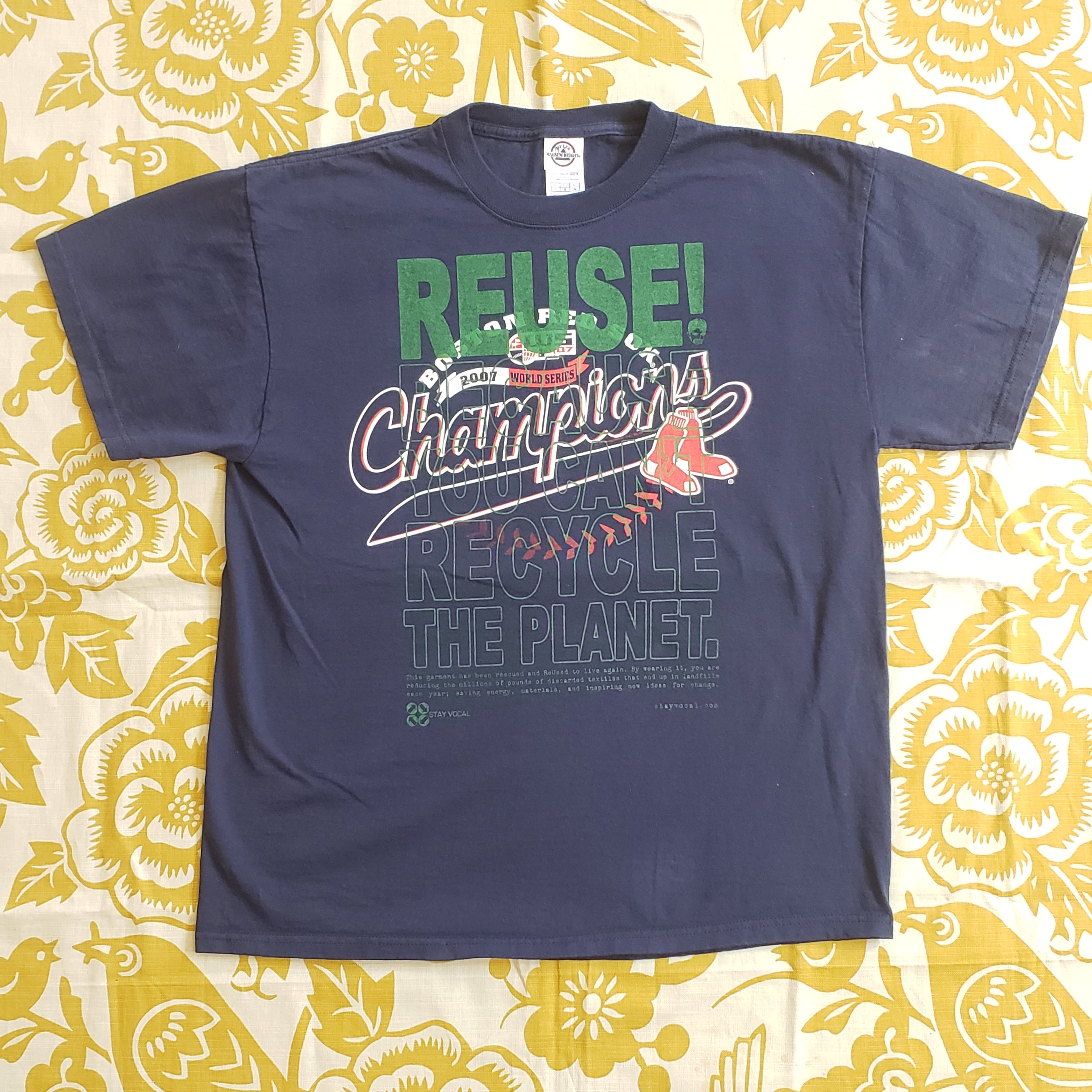 One of a Kind (Men's L) REUSE! Boston Red Sox Baseball 2007 WS Champions T-Shirt