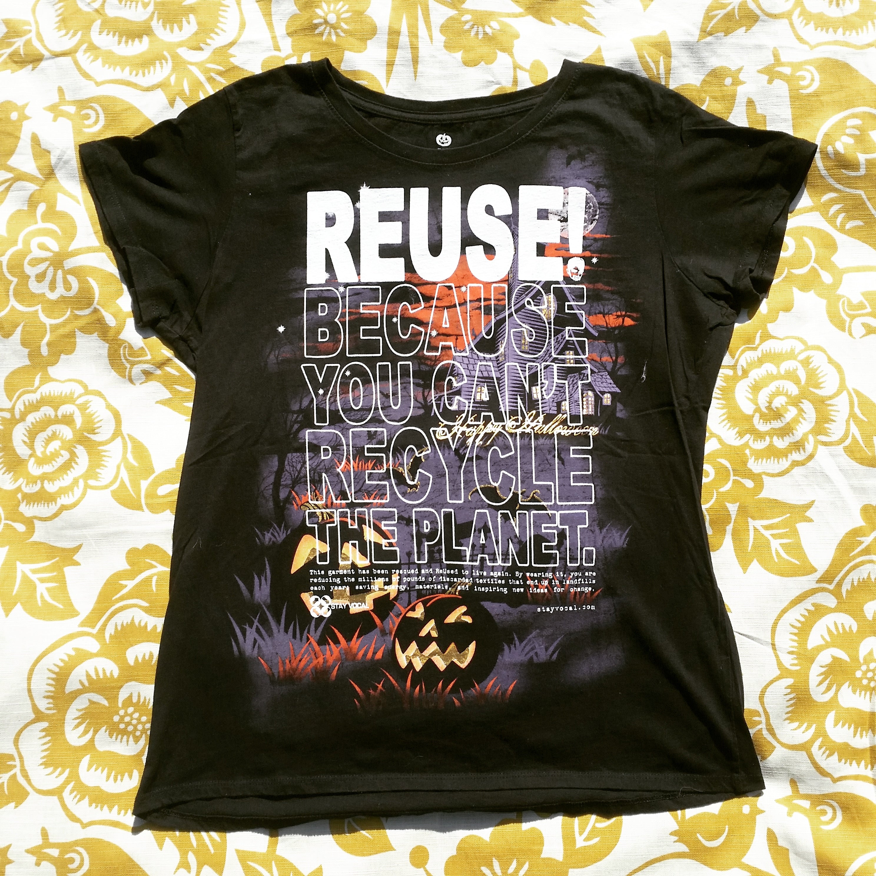 One of a Kind (Women's XL) REUSE! Happy Halloween House T-Shirt